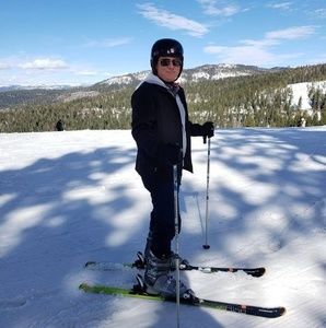 Meet your Posher, Carlos enrique